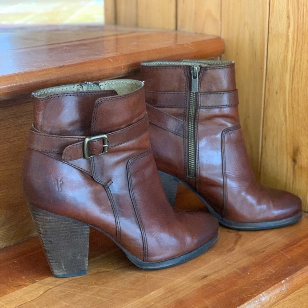 Frye 8.5 booties